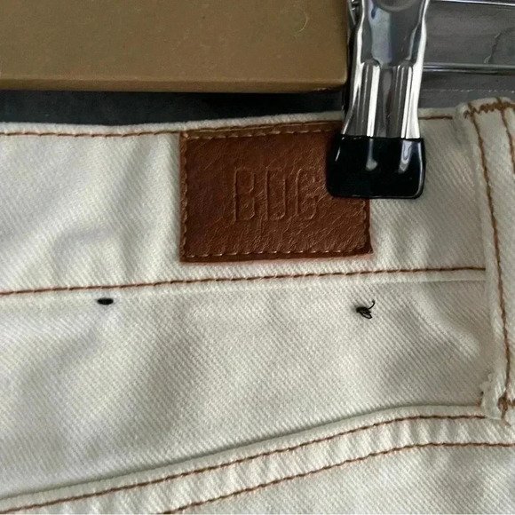 Urban outfitters BDG ivory distressed loose fit jeans size 26 country jeans boot - Picture 8 of 11